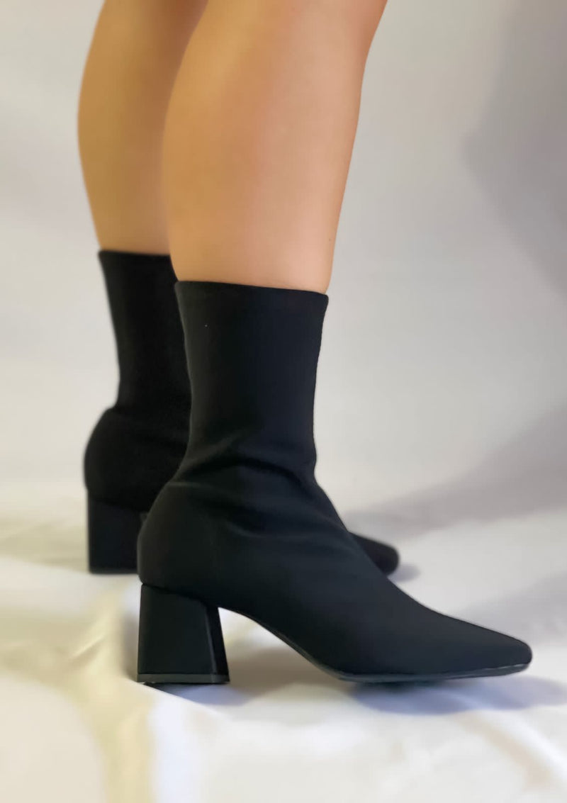 Bota Olívia Preto