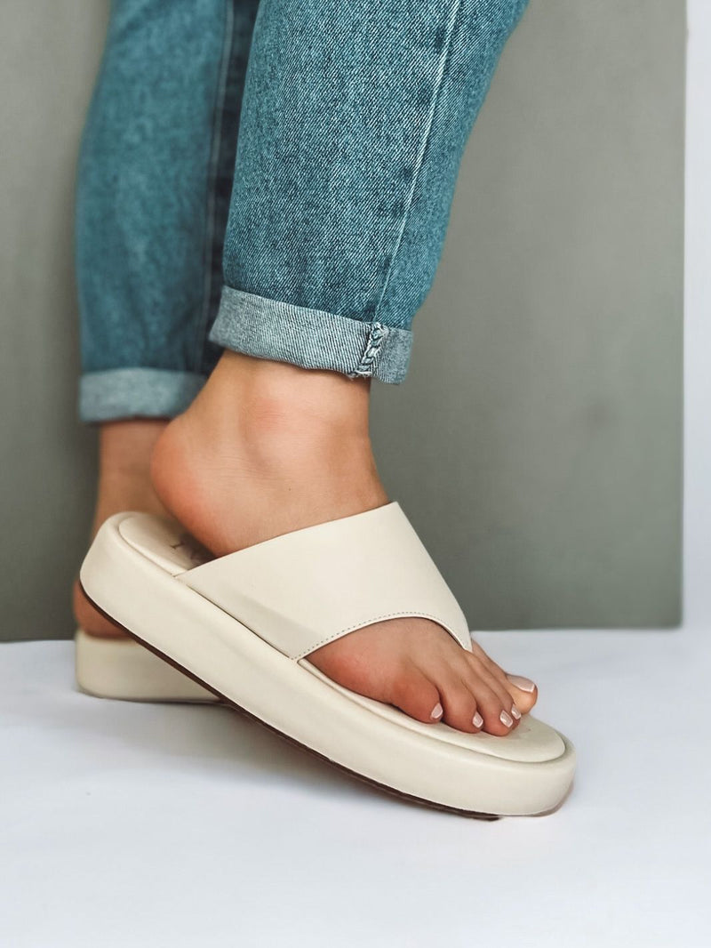 Flat Eloá Off White