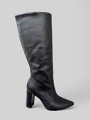Bota Longa Carol em Couro Preto