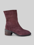 Bota Gabriela em Camurça Vinho