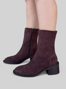 Bota Gabriela em Camurça Vinho