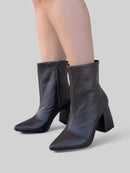 Bota Bianca em Couro Marrom