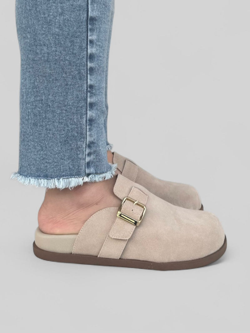Clog Antônia em Camurça Areia