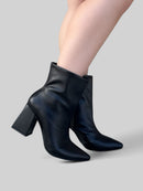 Bota Bianca em Couro Preto