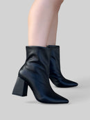 Bota Bianca em Couro Preto