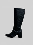 Bota Longa Flávia em Couro Preto