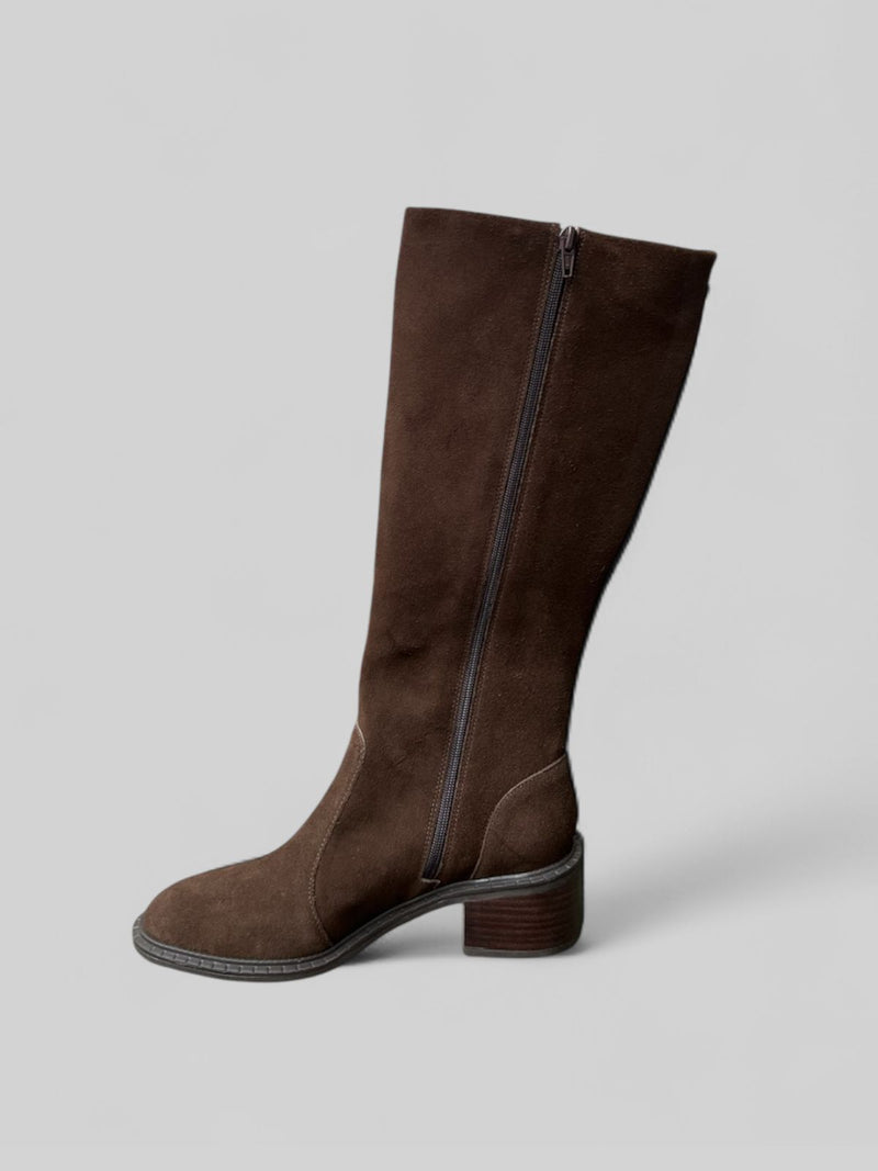 Bota Longa Isabella em Camurça Café