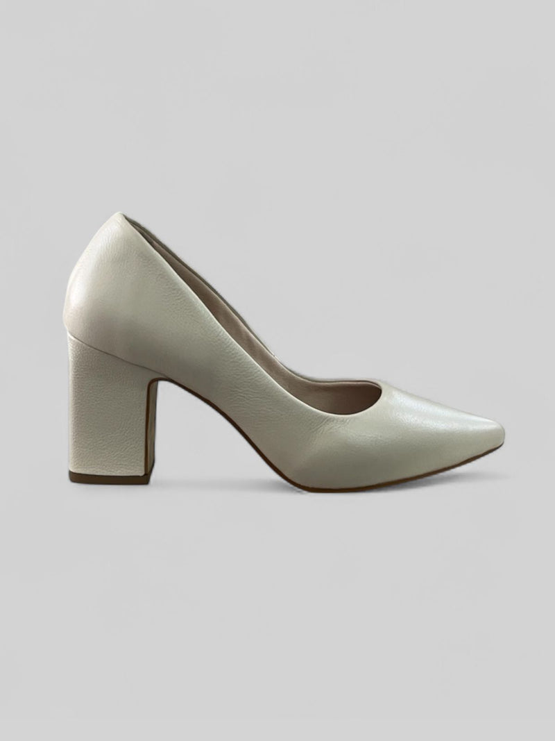 Scarpin Cíntia em Couro Off White
