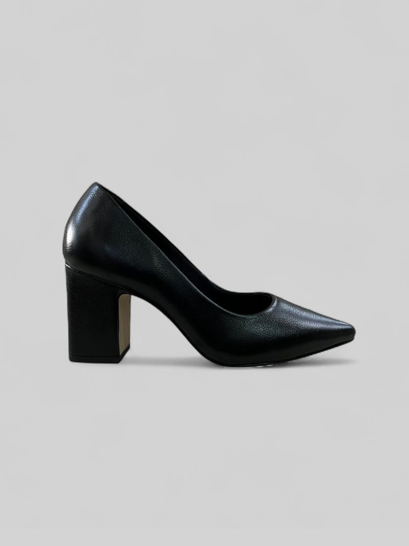 Scarpin Cíntia em Couro Preto