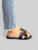 Rasteira Hannah em Couro Preto