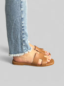 Rasteira Hannah em Couro Caramelo