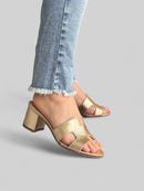 Tamanco Heloisa em Couro Ouro Light