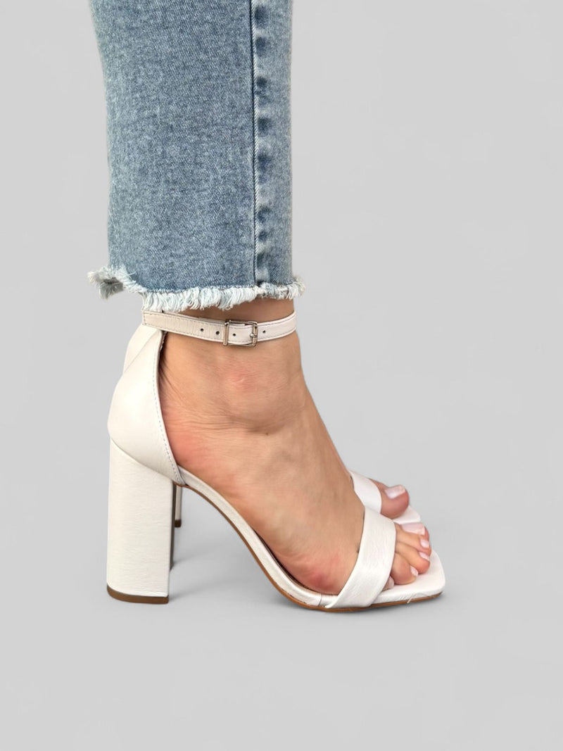 Sandália Gisele em Couro Branco